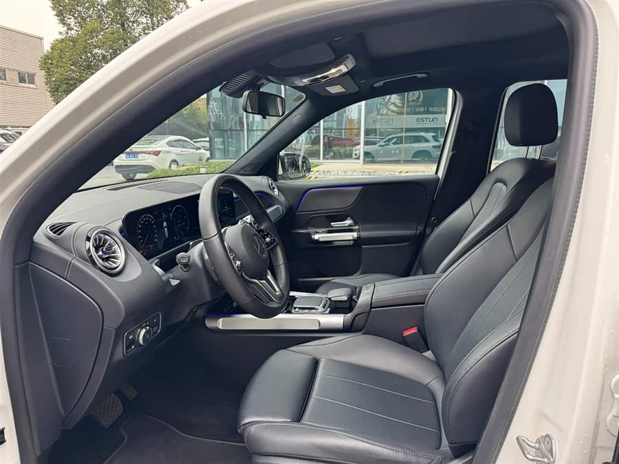 Mercedes-Benz GLB Class 2023 immagine di auto #9