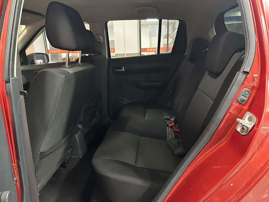 Suzuki Swift 2011 car image #9