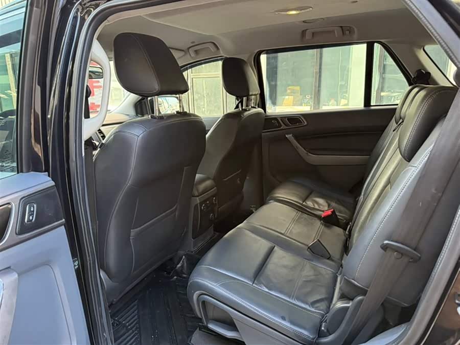 Ford Everest 2016 immagine di auto #9