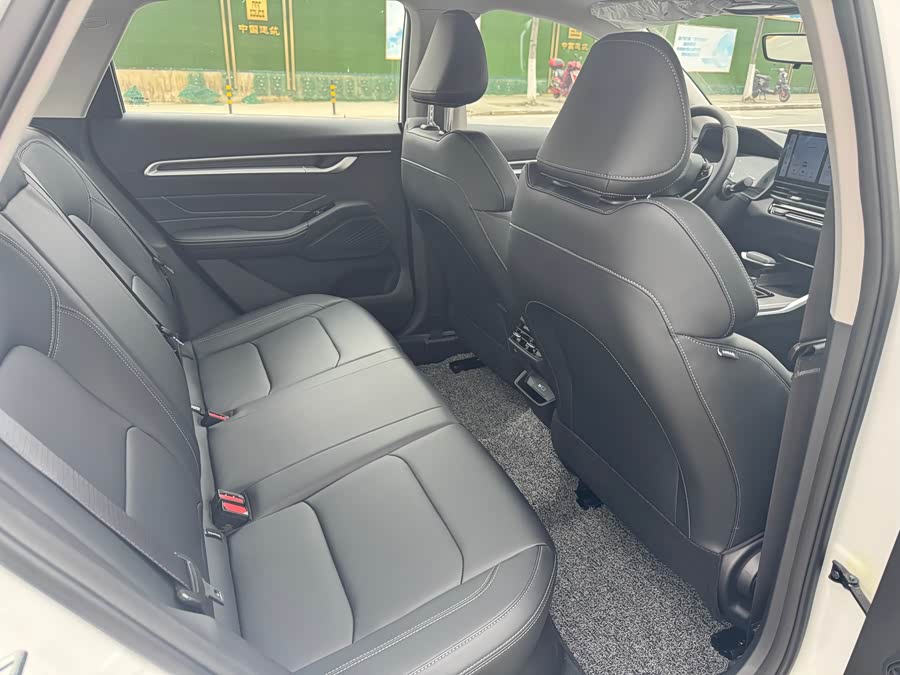 GEELY Emgrand 2022 car image #9