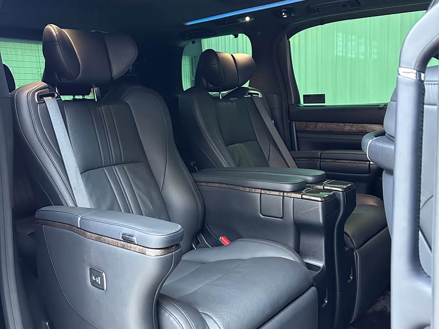 Toyota Alphard 2021 immagine di auto #9