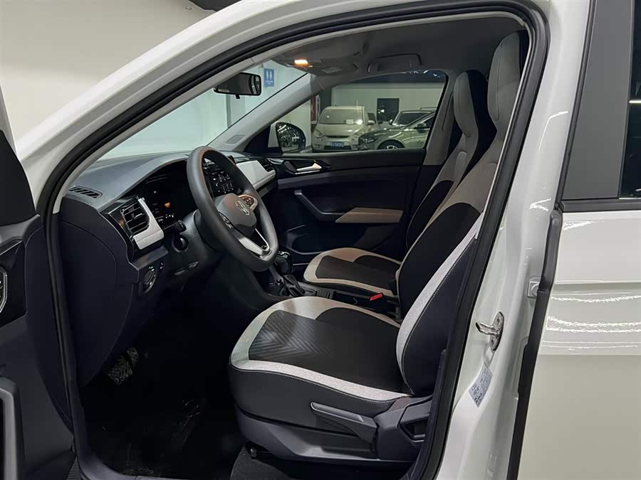 Volkswagen Tharu 2025 car image #9