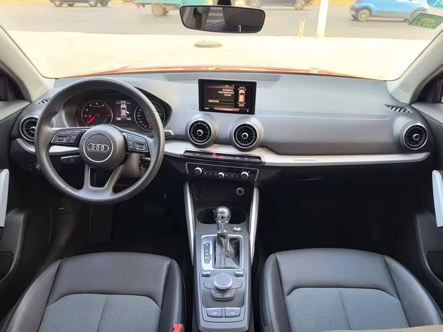 Audi Q2L 2019 car image #9