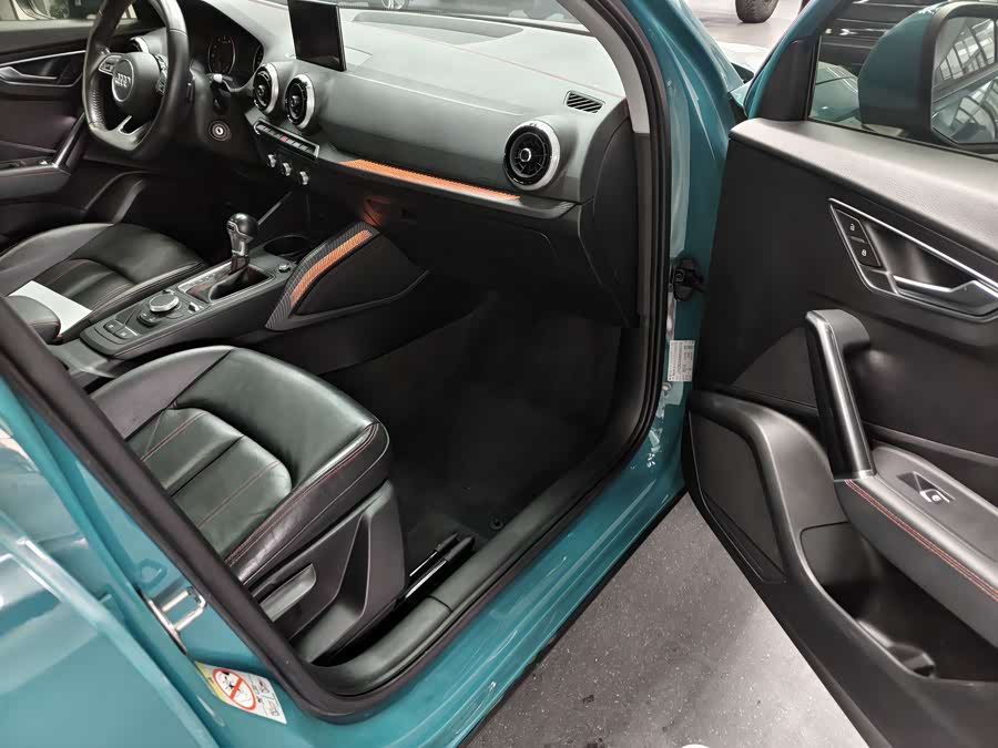 Audi Q2L 2022 imagen de coche #9