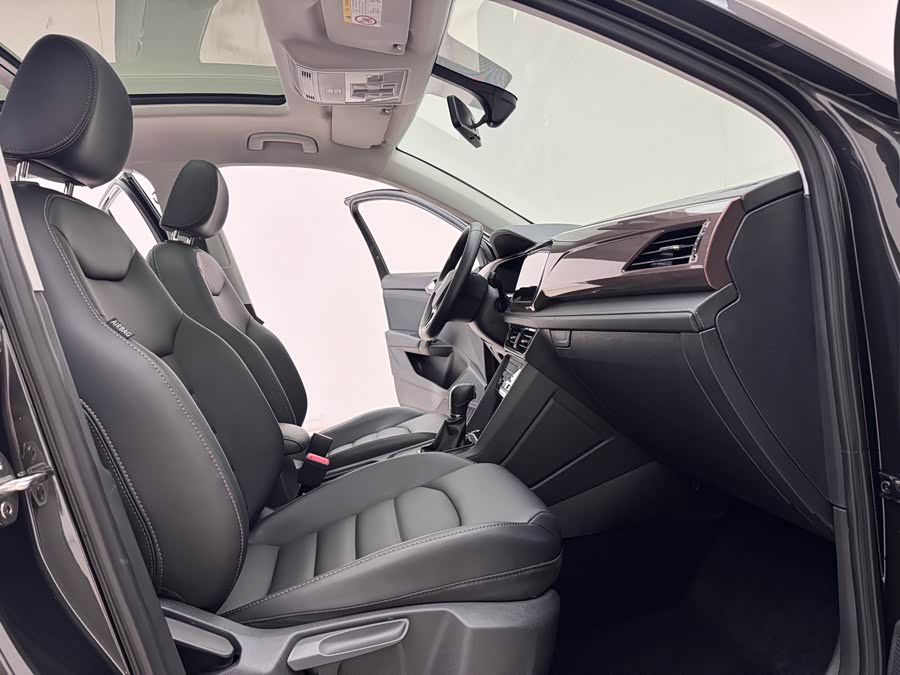 Volkswagen Tharu 2022 car image #9