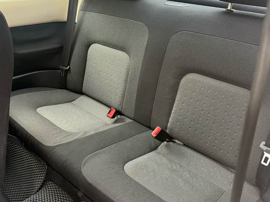 Volkswagen Beetle 2011 изображение автомобиля #9