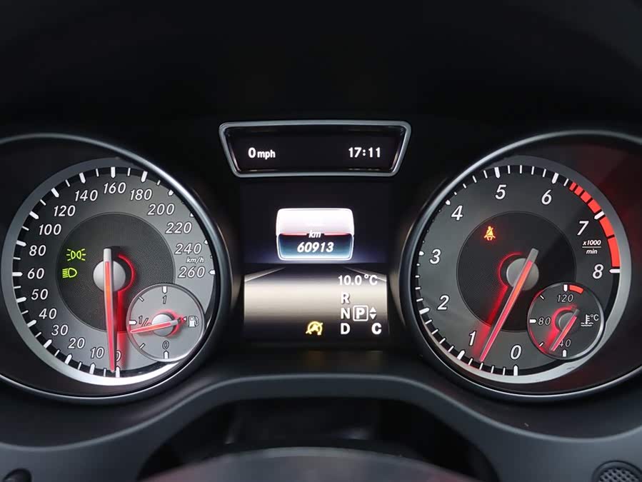 Mercedes-Benz GLA Class 2016 car image #9