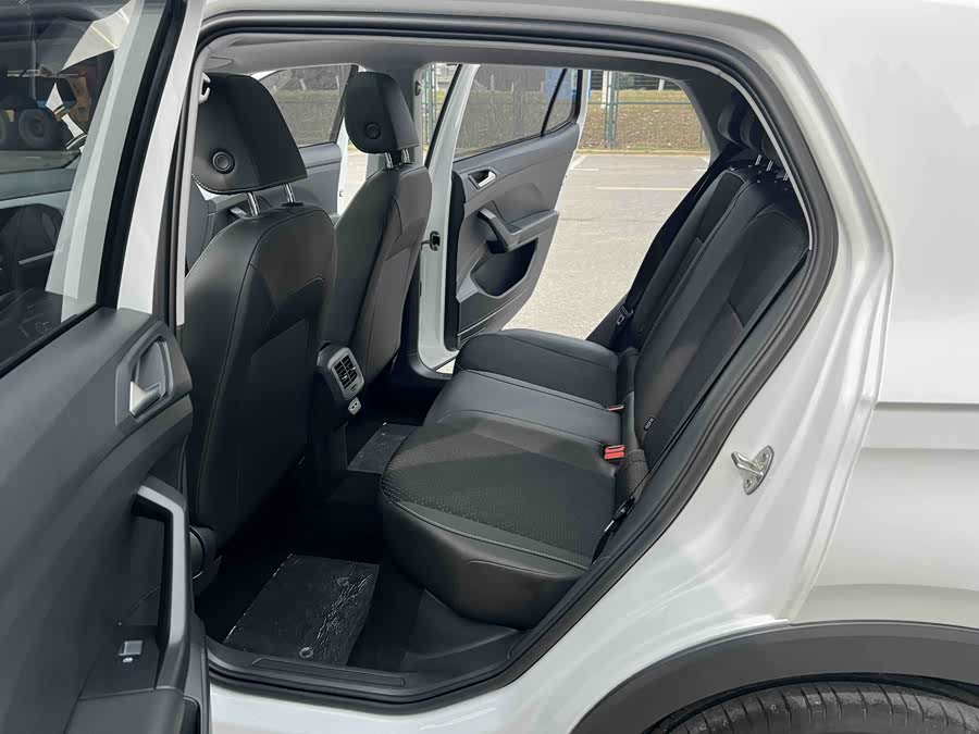 Volkswagen Tacqua 2022 car image #9