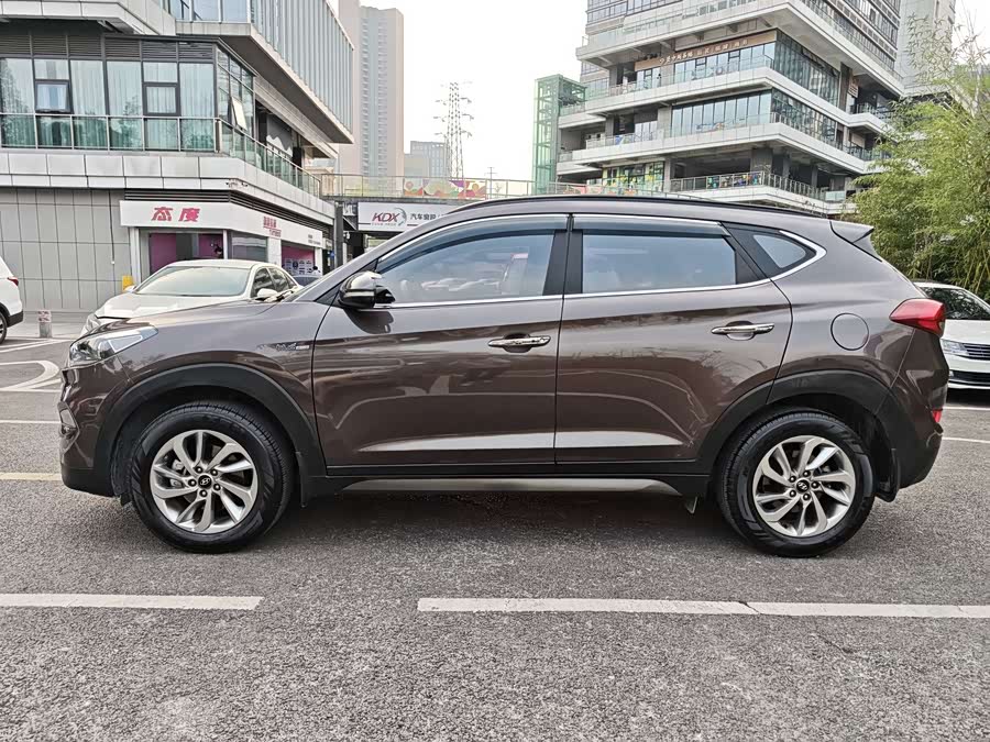Hyundai Tucson 2015 car image #9