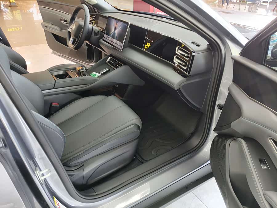 BYD Qin L 2025 car image #9