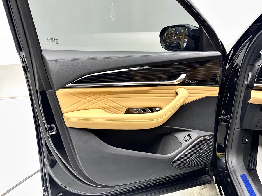 GEELY 2025 car image #9