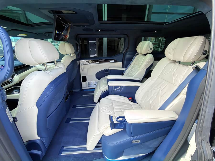 Zeekr 009 2024 imagen de coche #9