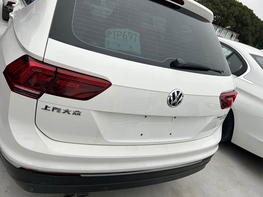 Volkswagen Tiguan L 2017 #9 Volkswagen Tiguan L 2017 car image #9