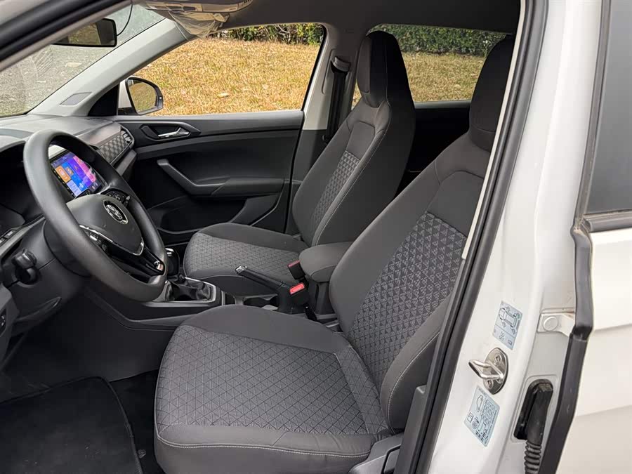 Volkswagen T-Cross 2021 car image #9