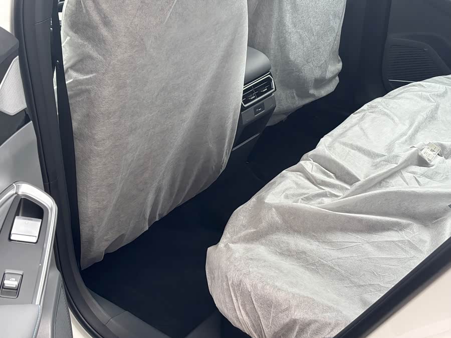 GEELY Boyue 2026 image de voiture #9