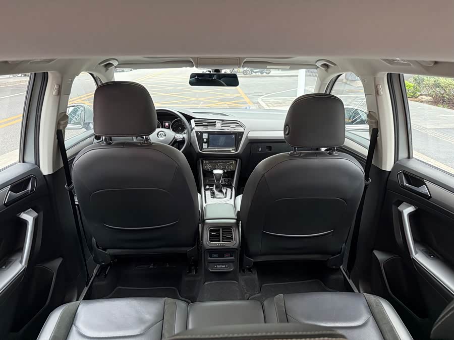 Volkswagen Tiguan L 2019 car image #9