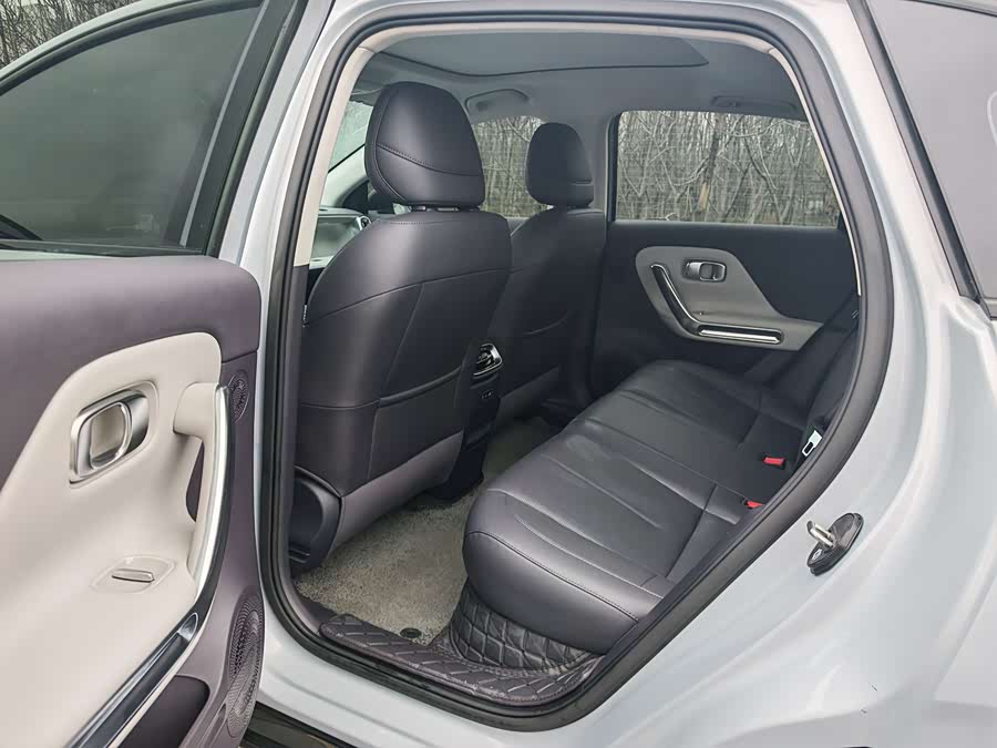 零跑汽车 零跑B01 2025 汽车图片 #9