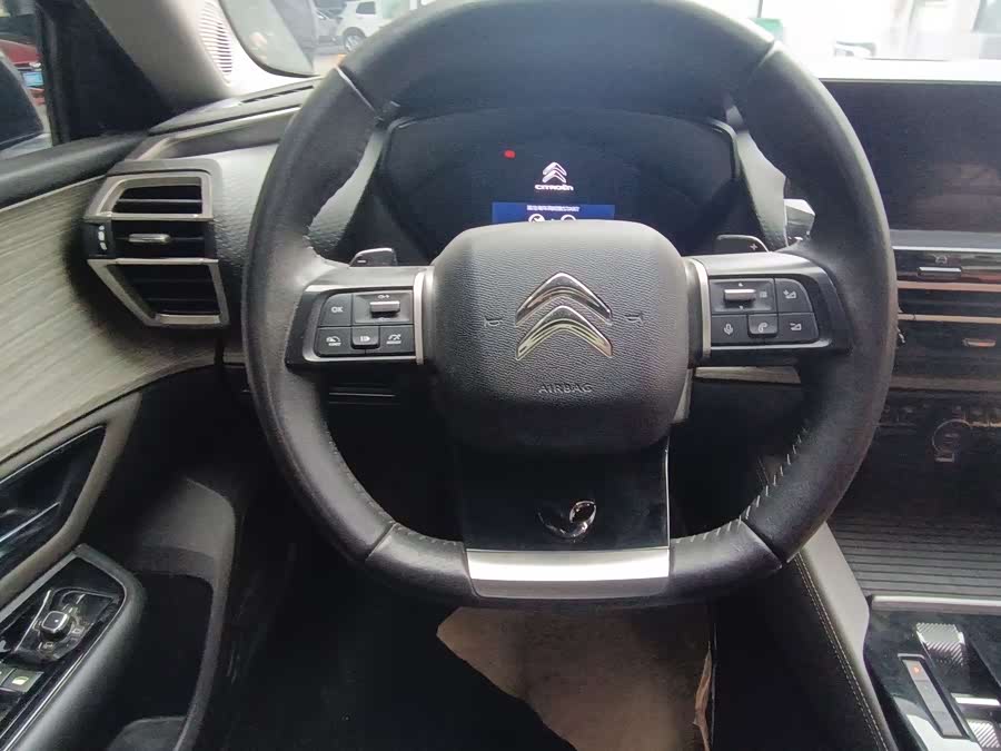 Citroen C5 X 2024 car image #9