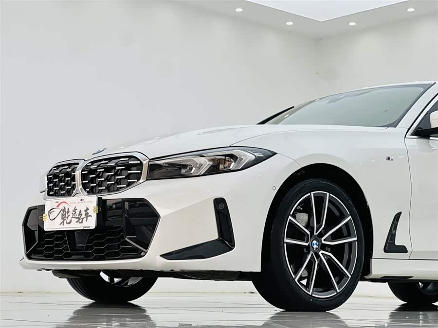 BMW 3 Series 2025 car image #9