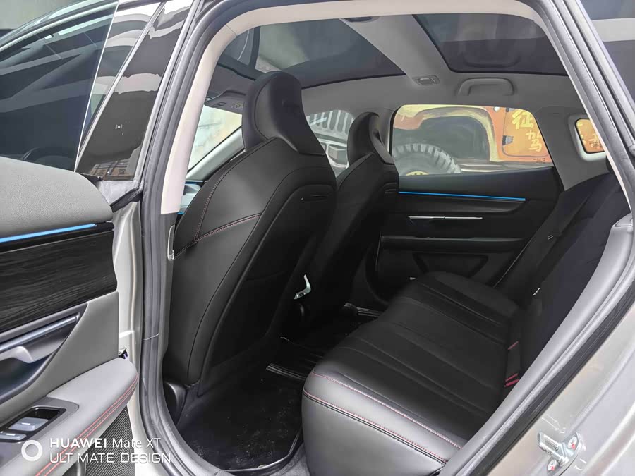 Xpeng P7 2023 صورة سيارة #9