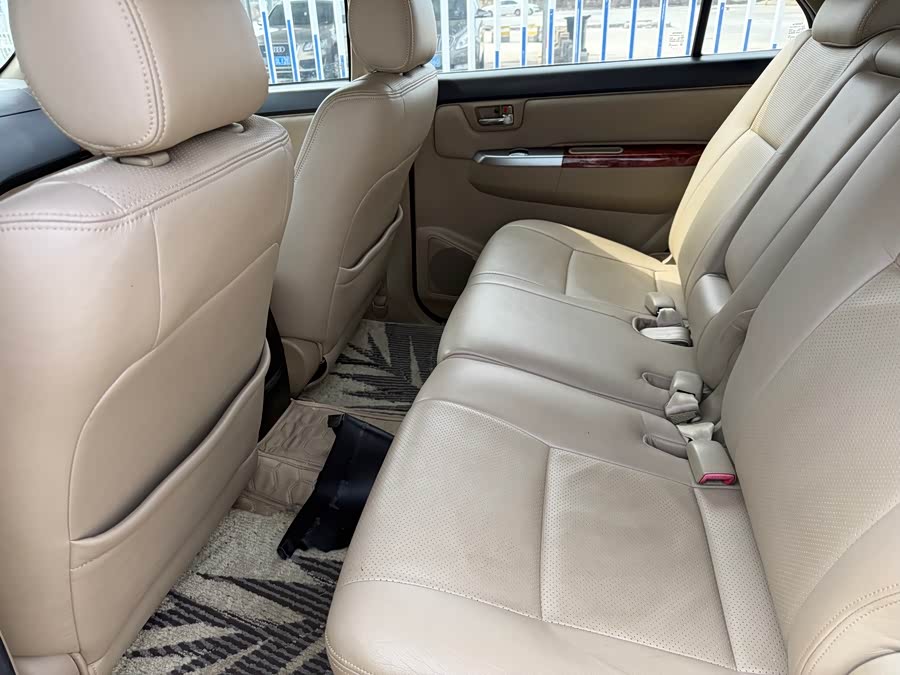 丰田 Fortuner 2017 汽车图片 #9