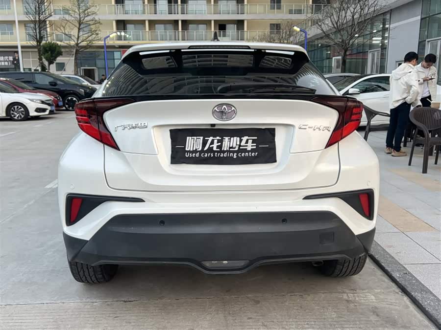 Toyota C-HR 2022 car image #9
