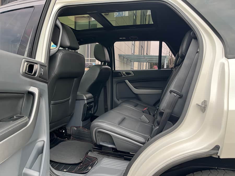 Ford Everest 2017 صورة سيارة #9