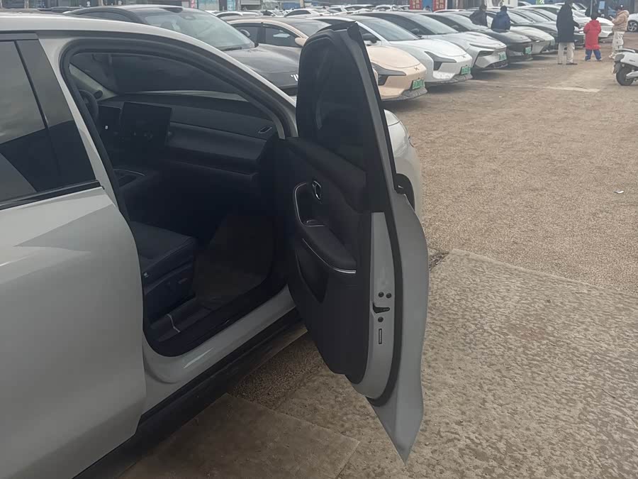 零跑汽车 零跑C10 2025 汽车图片 #9