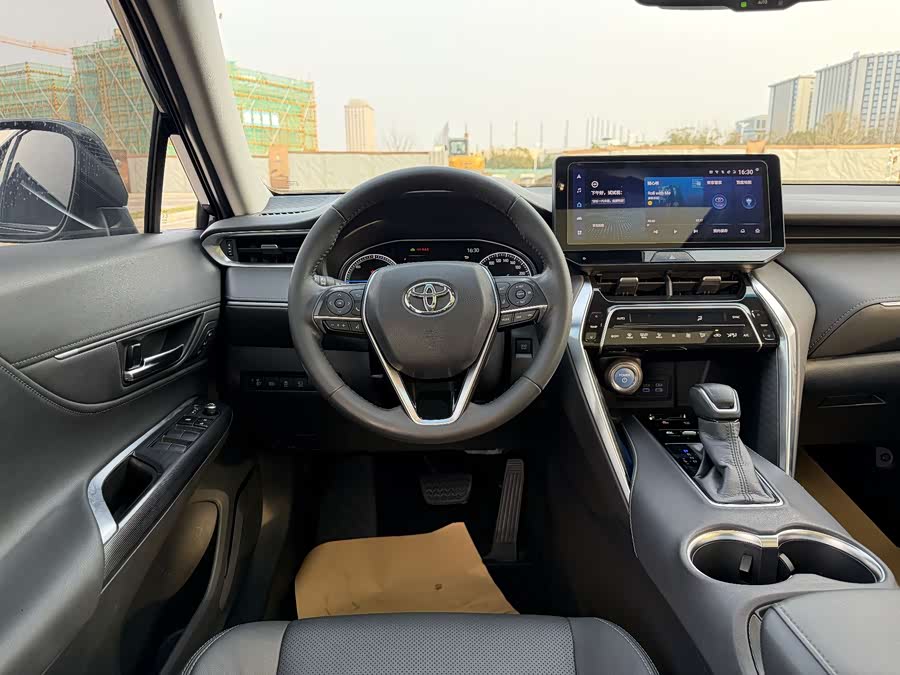 Toyota Harrier 2023 car image #9