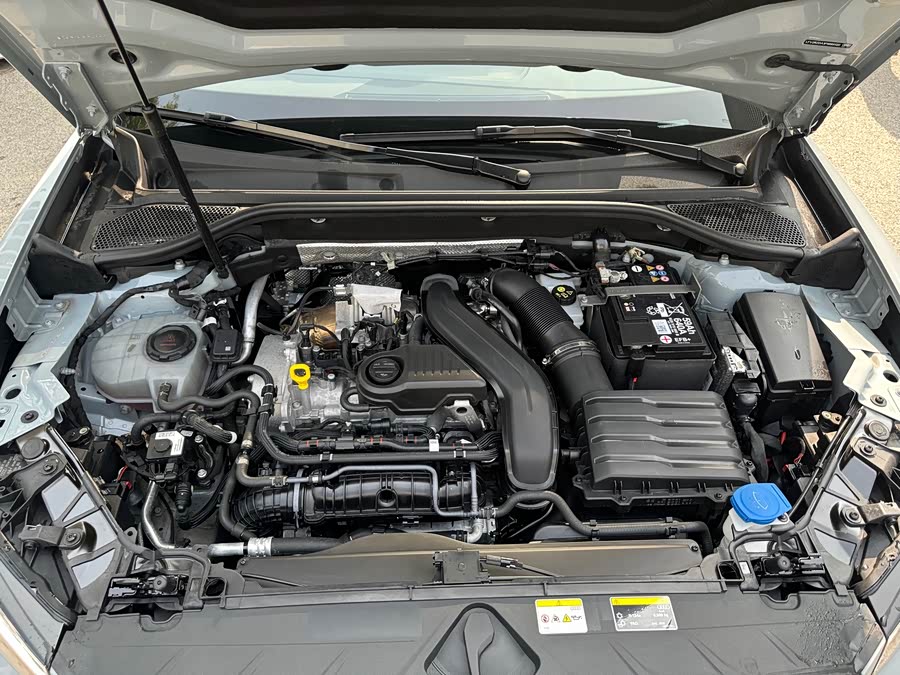 Audi Q2L 2024 car image #9