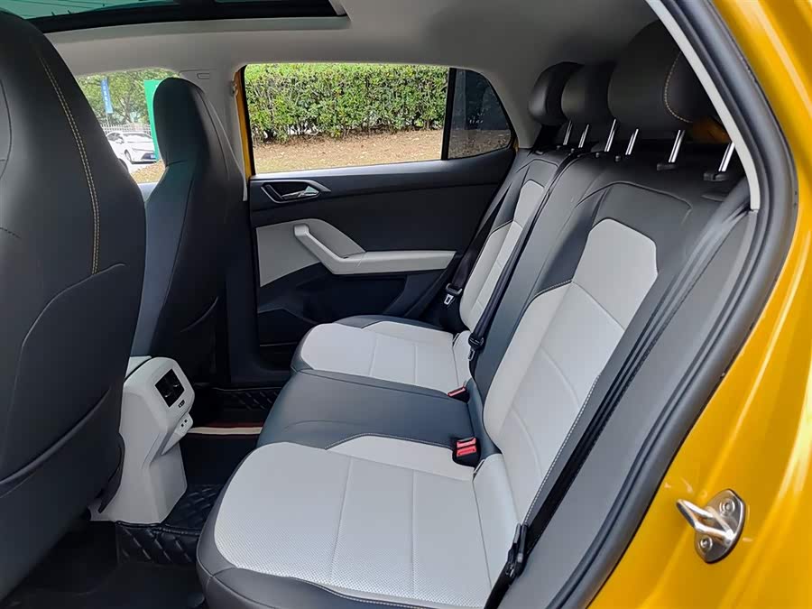 Volkswagen T-Cross 2020 car image #9