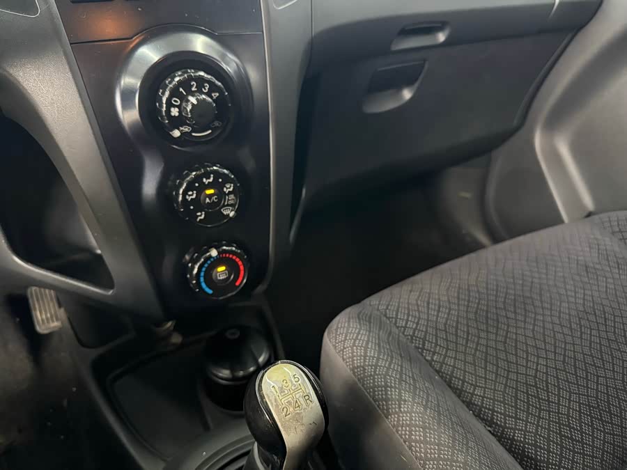 Toyota Yaris 2008 car image #9