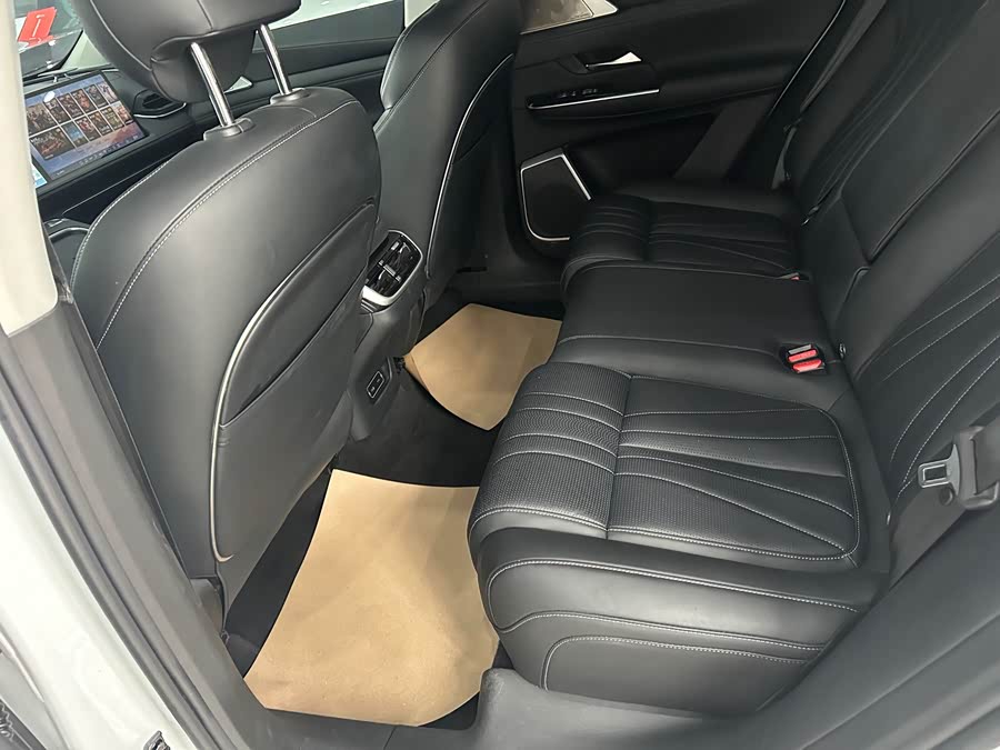 Xpeng G9 2024 immagine di auto #9