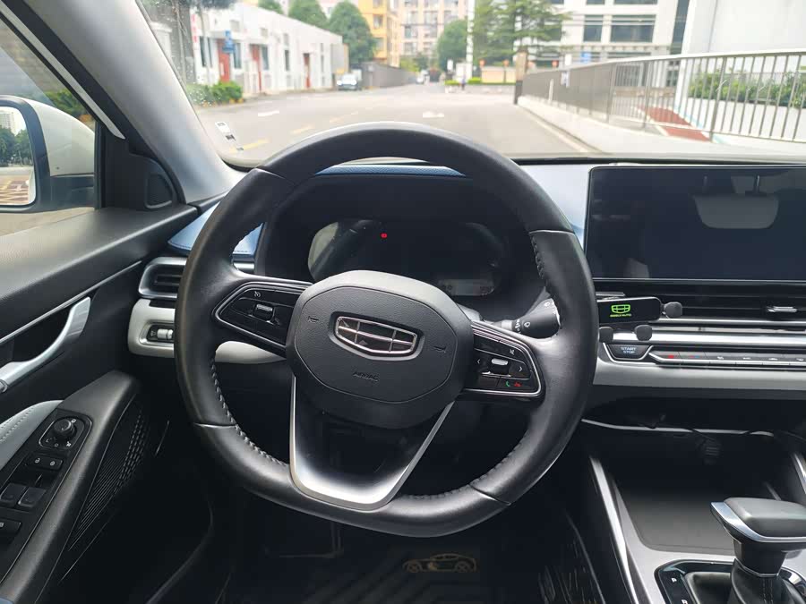 Emgrand 2022 car image #9