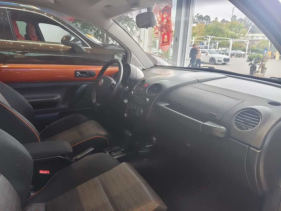 Volkswagen Beetle 2011 изображение автомобиля #9