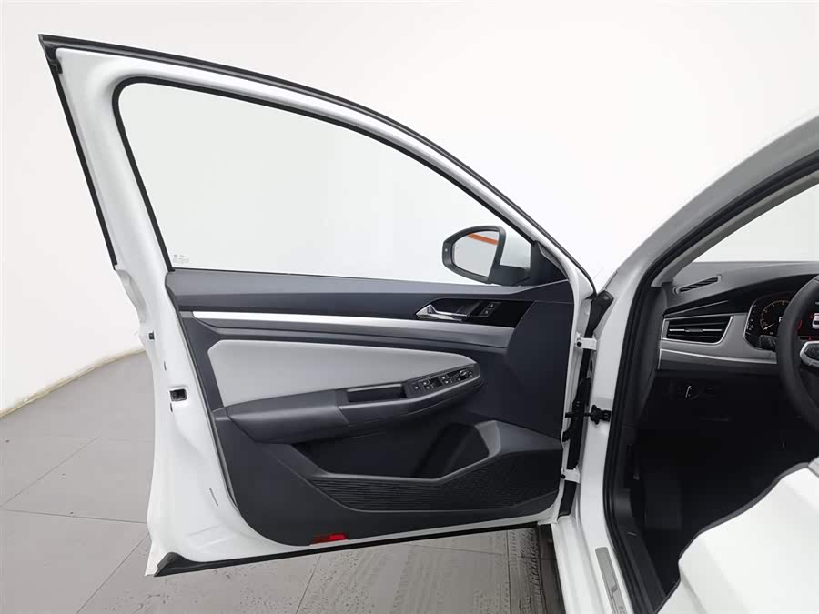 Volkswagen Bora 2023 car image #9