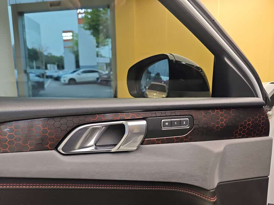 Lynk & Co 02 2019 #9 Lynk & Co 02 2019 car image #9