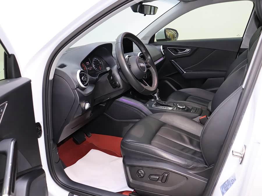 Audi Q2L 2022 car image #9