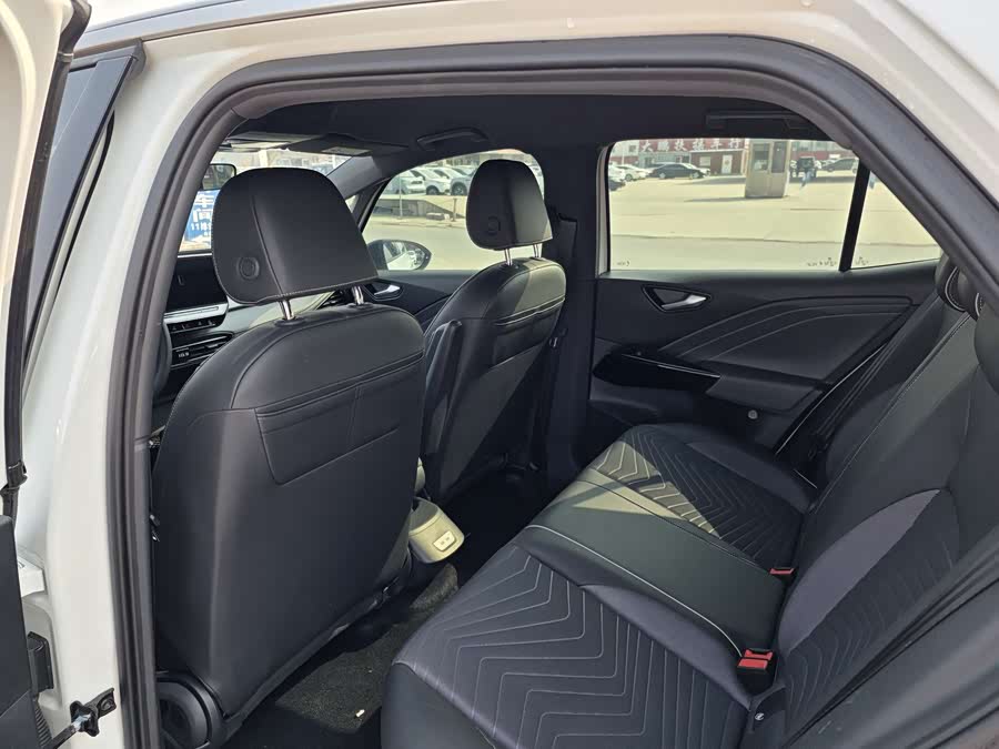 Volkswagen ID.3 2024 car image #9