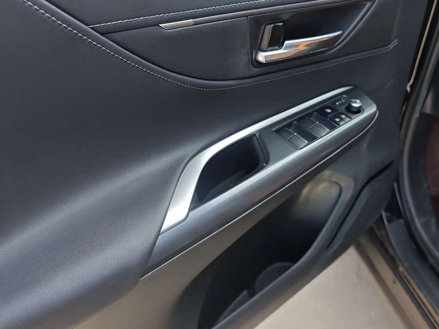 Toyota Harrier 2022 car image #9