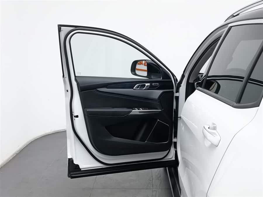 Lynk & Co 01 EM-P 2018 car image #9