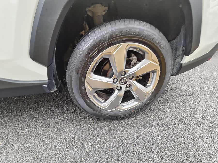 Toyota RAV4 2020 car image #9