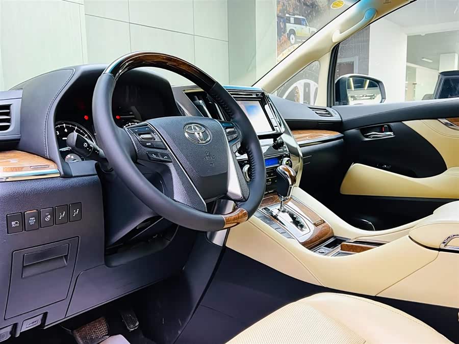 Toyota Alphard 2017 car image #9