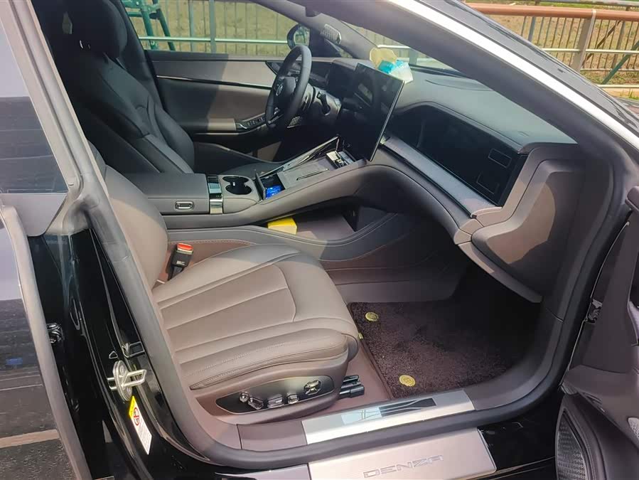 Denza Z9 2024 imagem de carro #9