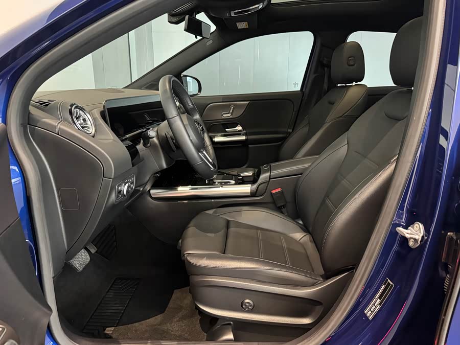 Mercedes-Benz GLA Class 2021 car image #9