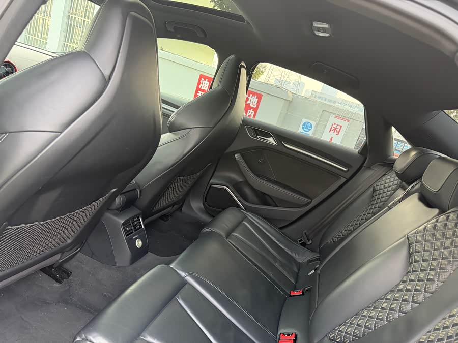 Audi RS 3 2019 imagem de carro #9