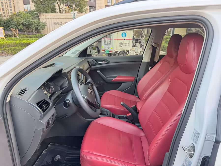 Volkswagen T-Cross 2020 car image #9
