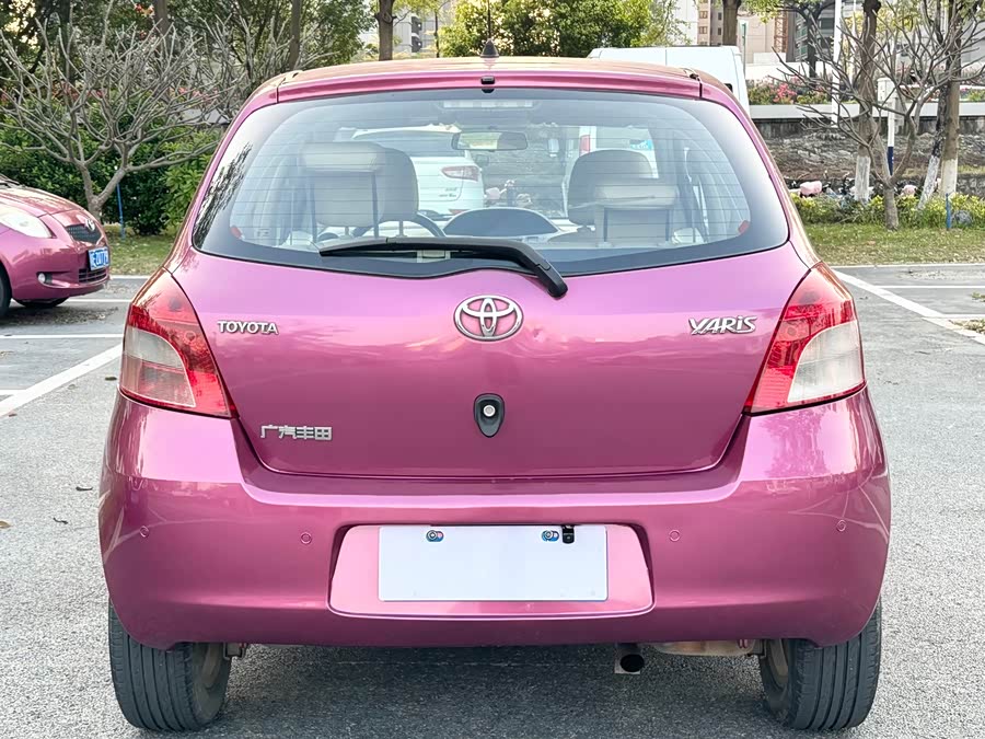 Yaris 2009 car image #9