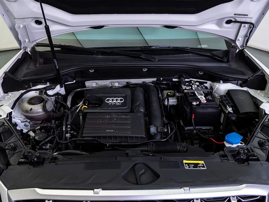 Audi Q2L 2023 car image #9