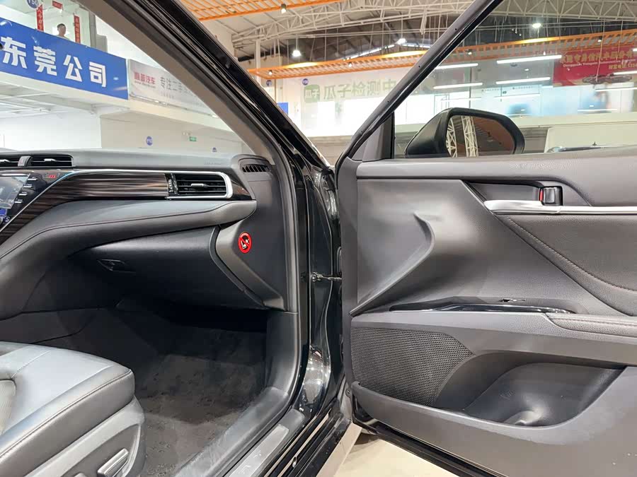 Toyota Camry 2018 immagine di auto #9